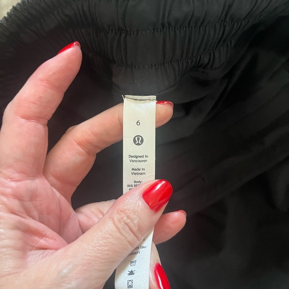 Lululemon skort - Picture 5 of 8